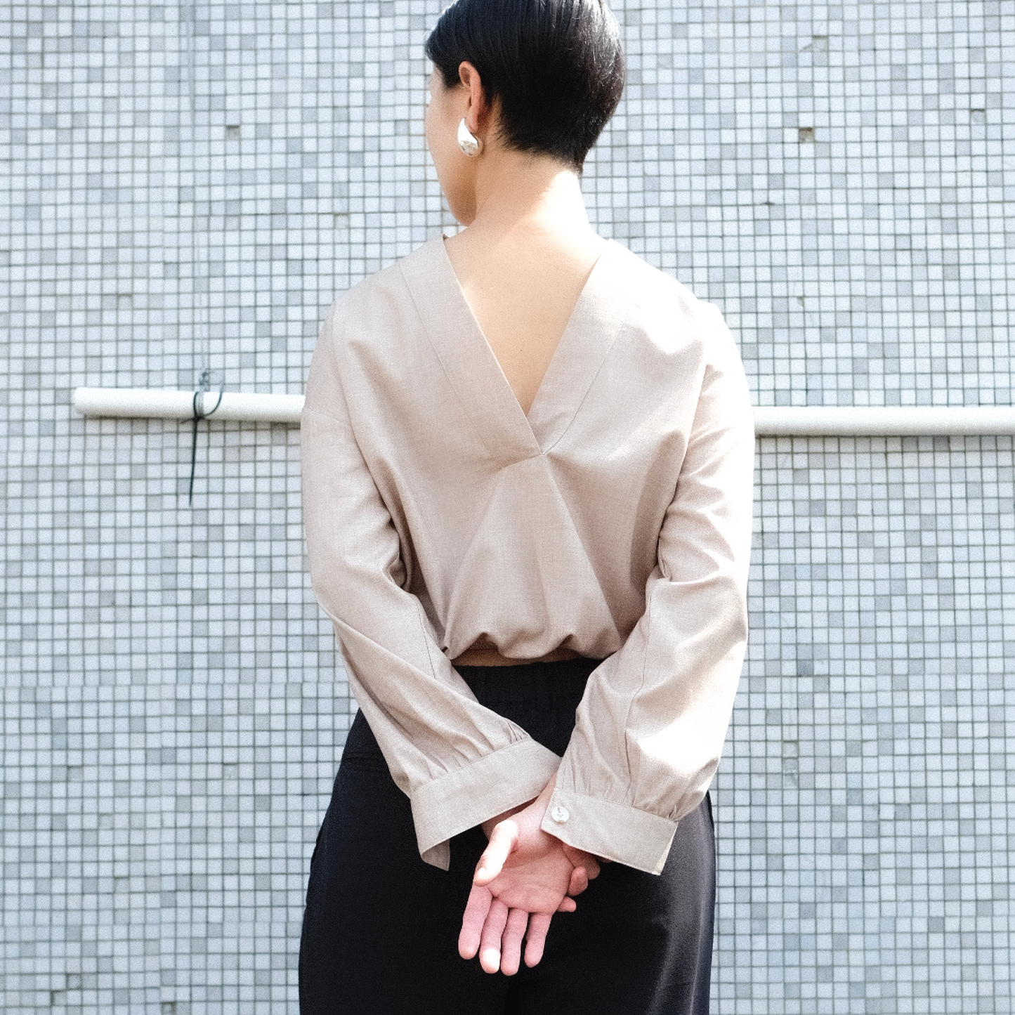 Cosi Reversible V-neck Shirt | Camel Melange