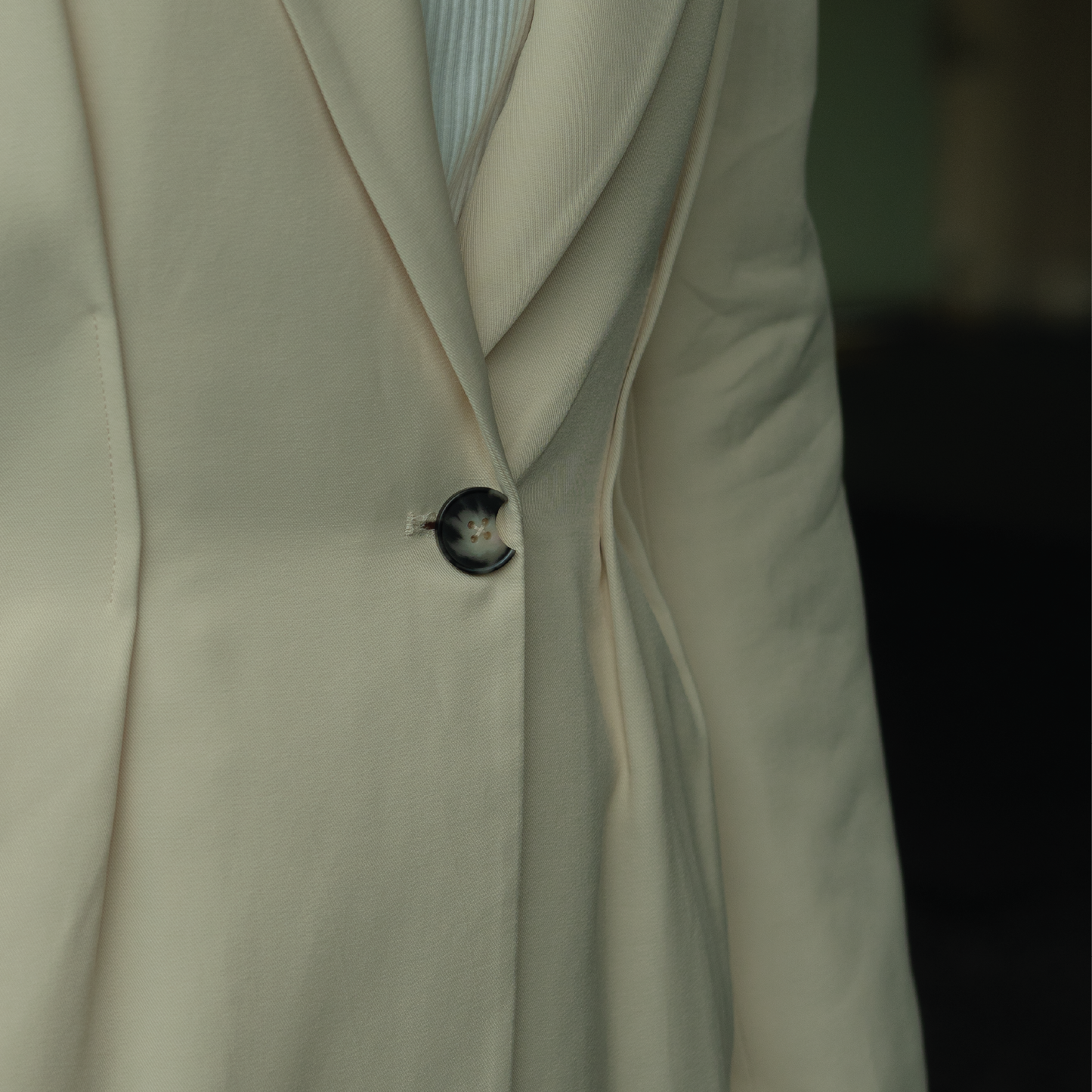 Magot Wide Shoulder Blazer | Ivory