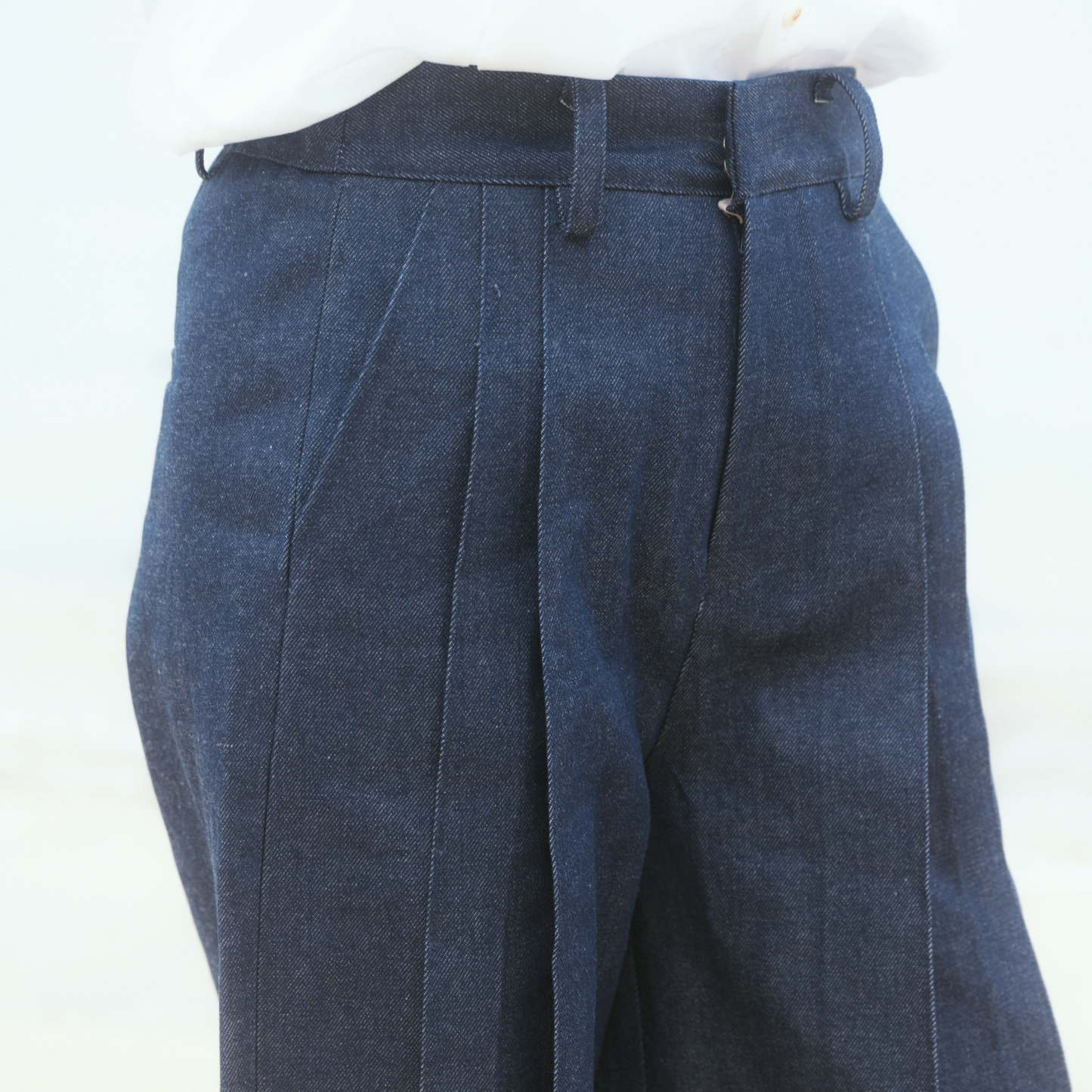 Arrow Pleated Jeans | Navy